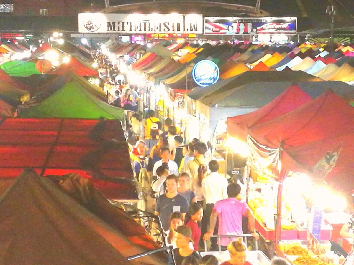 Phobphan Hostel Bangkok Luaran gambar